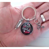 Sleutelhanger verpleegster | Nursing is a work af heart