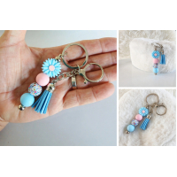 Sleutelhanger met kralen en kwastje | blauw,roze
